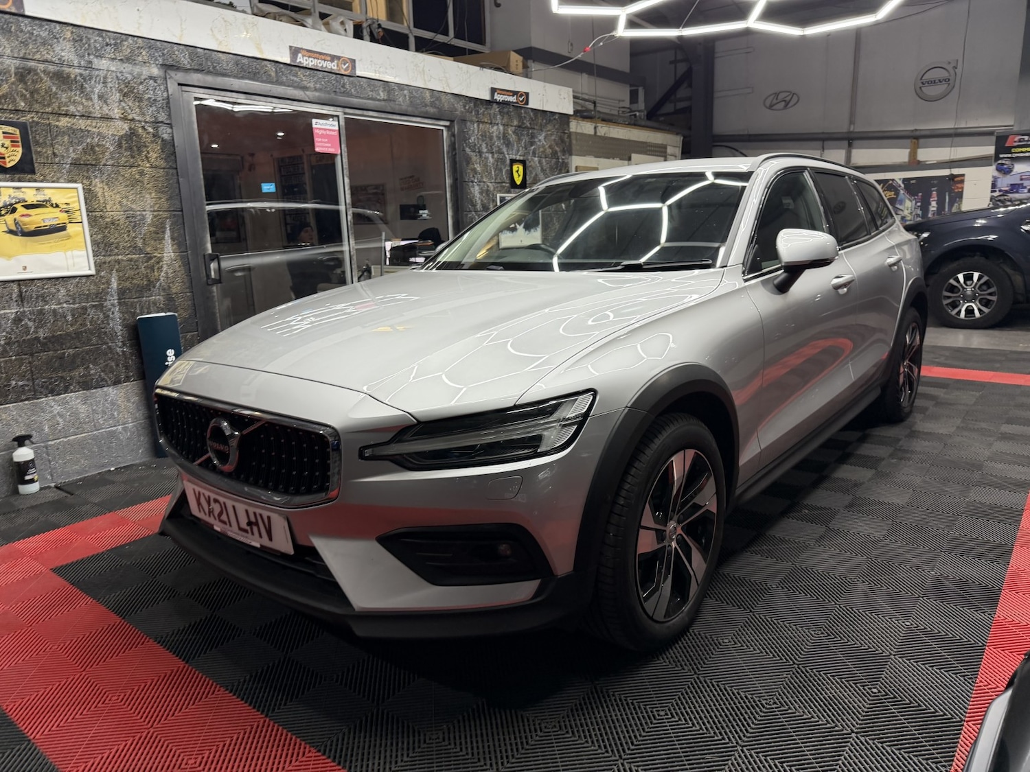 Used Volvo V60 2021 for sale - 76719014: Photo 7