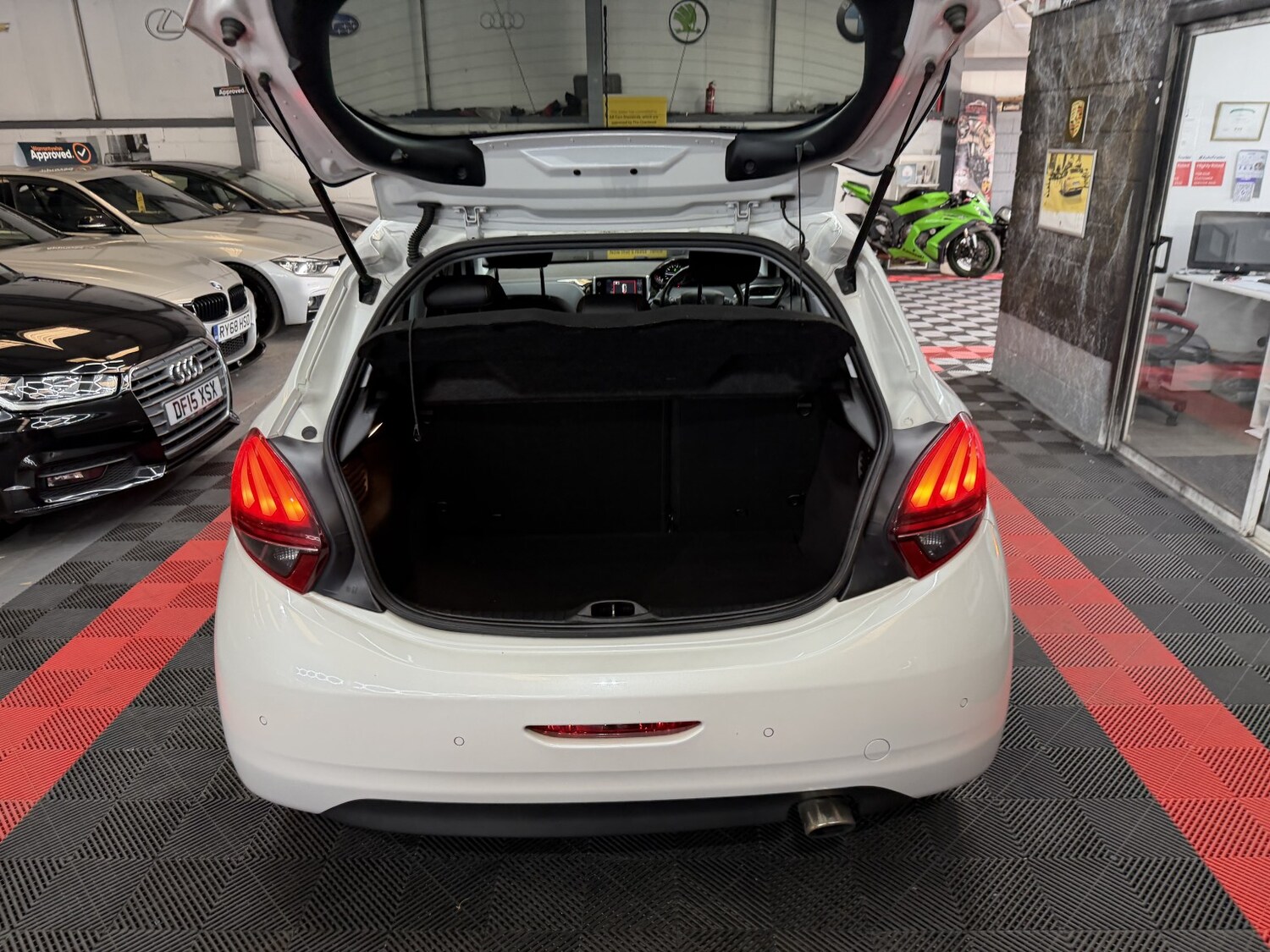 Used Peugeot 208 2016 for sale - 78139406: Photo 18