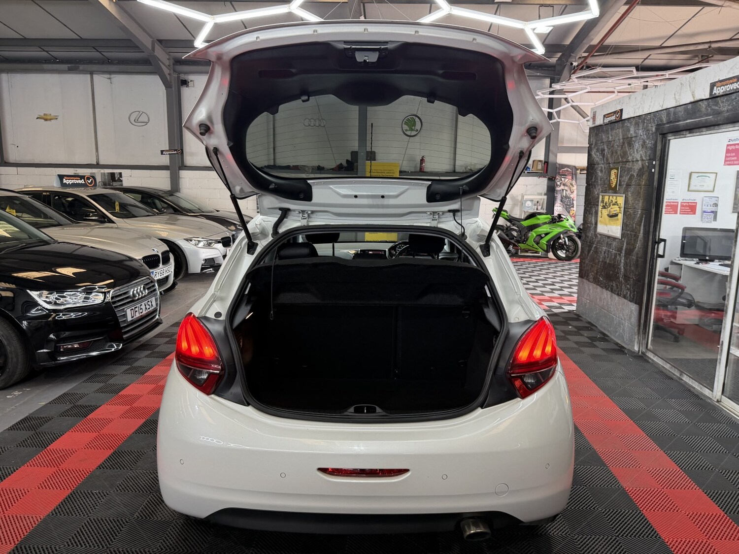 Used Peugeot 208 2016 for sale - 78139406: Photo 19