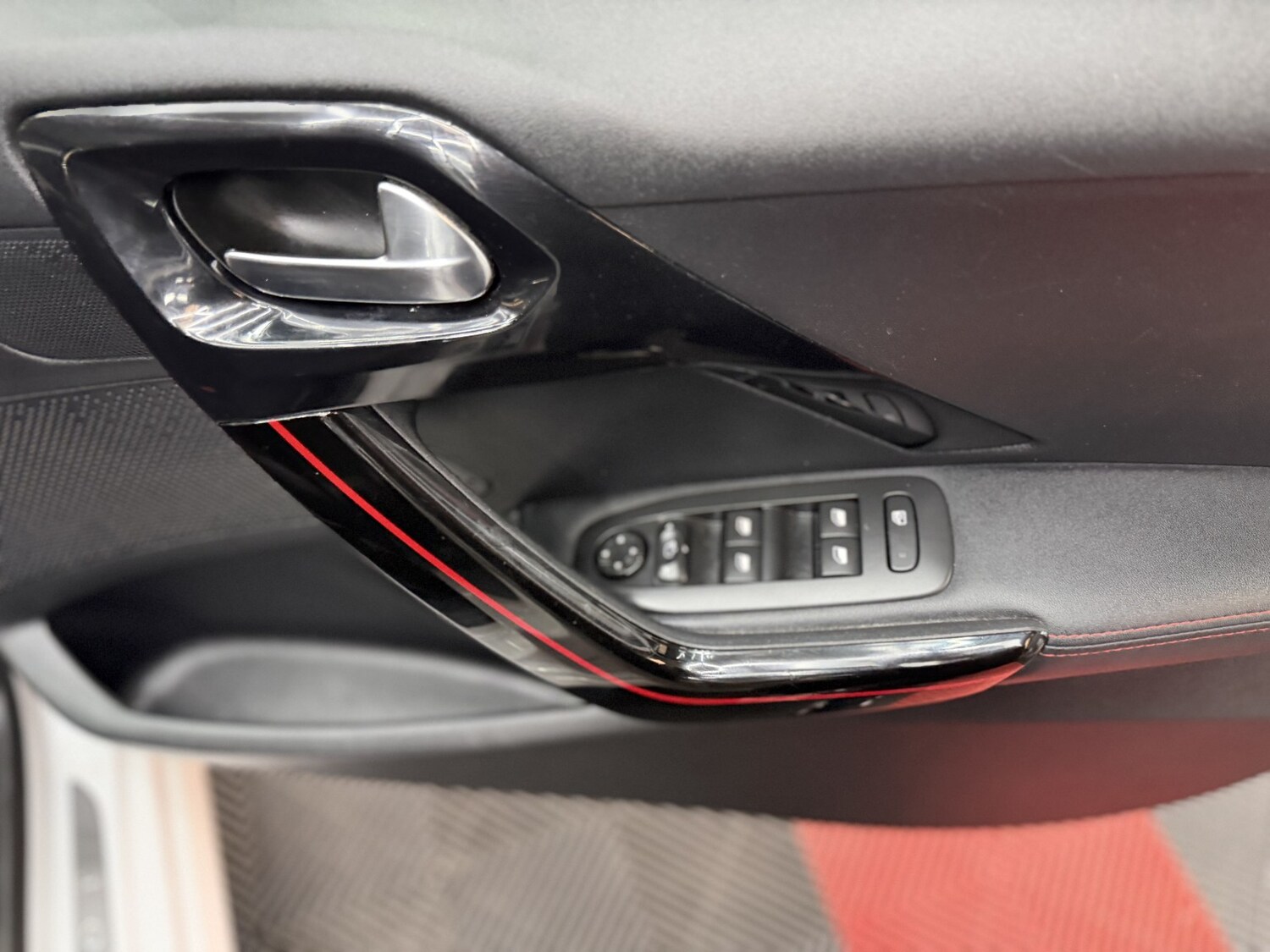 Used Peugeot 208 2016 for sale - 78139406: Photo 21