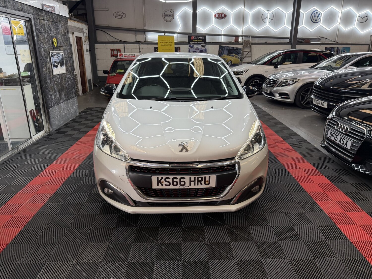 Used Peugeot 208 2016 for sale - 78139406: Photo 9