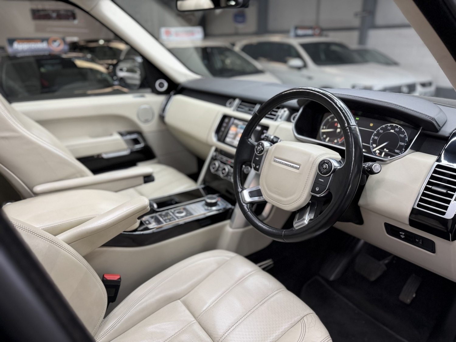 Used Land Rover Range Rover 2015 for sale - 76719034: Photo 2