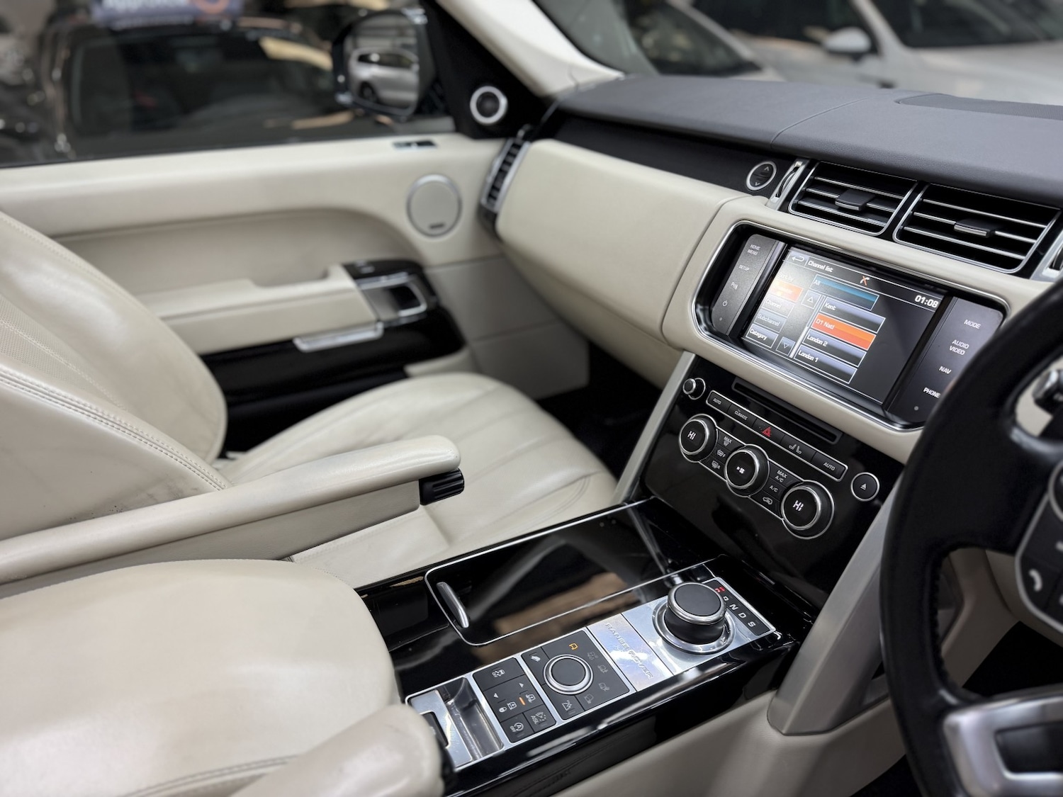 Used Land Rover Range Rover 2015 for sale - 76719034: Photo 42