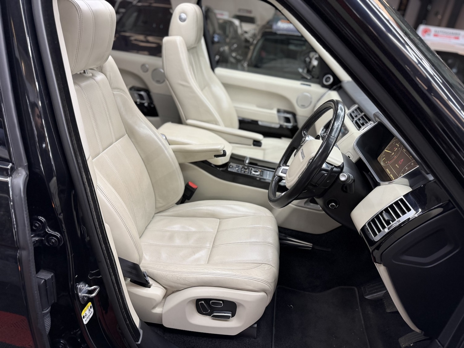 Used Land Rover Range Rover 2015 for sale - 76719034: Photo 48