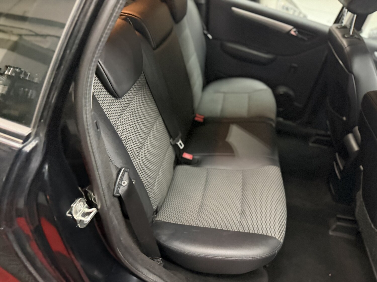 Used Mercedes-Benz B Class 2009 for sale - 77888435: Photo 21