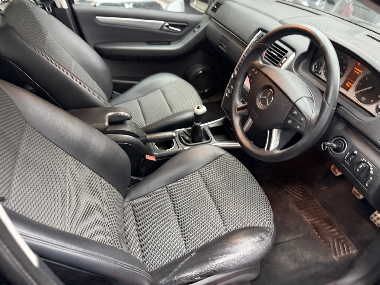 Used Mercedes-Benz B Class 2009 for sale - 77888435: Photo 23