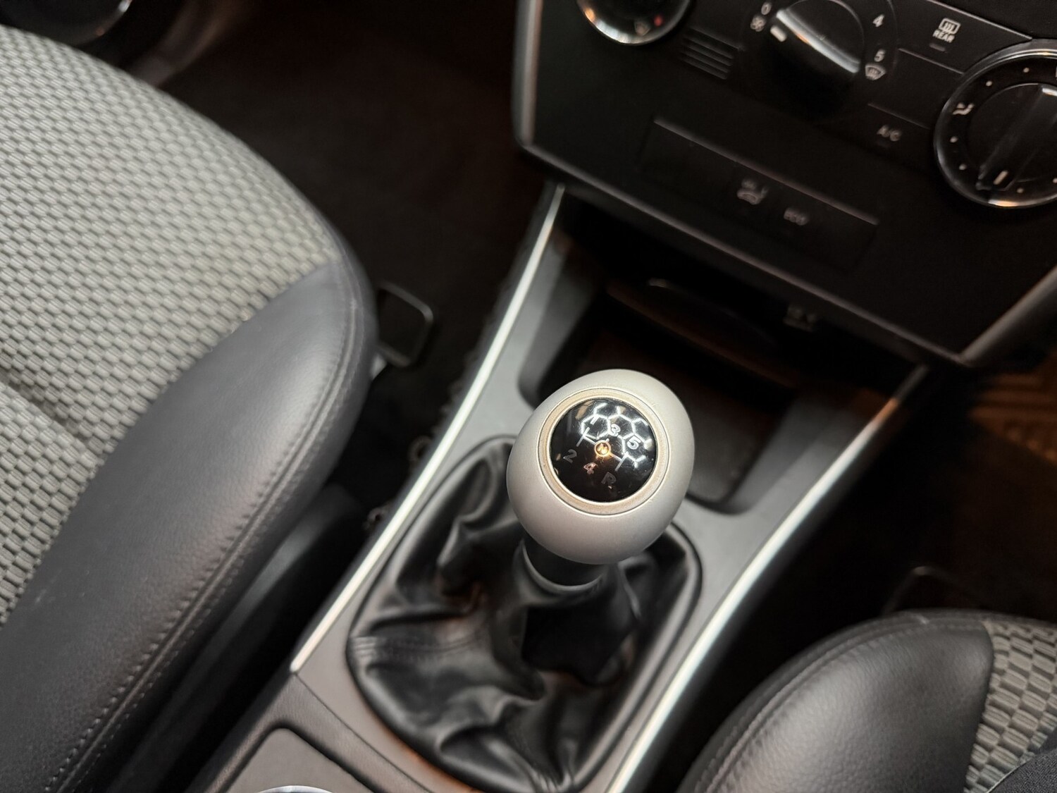 Used Mercedes-Benz B Class 2009 for sale - 77888435: Photo 28