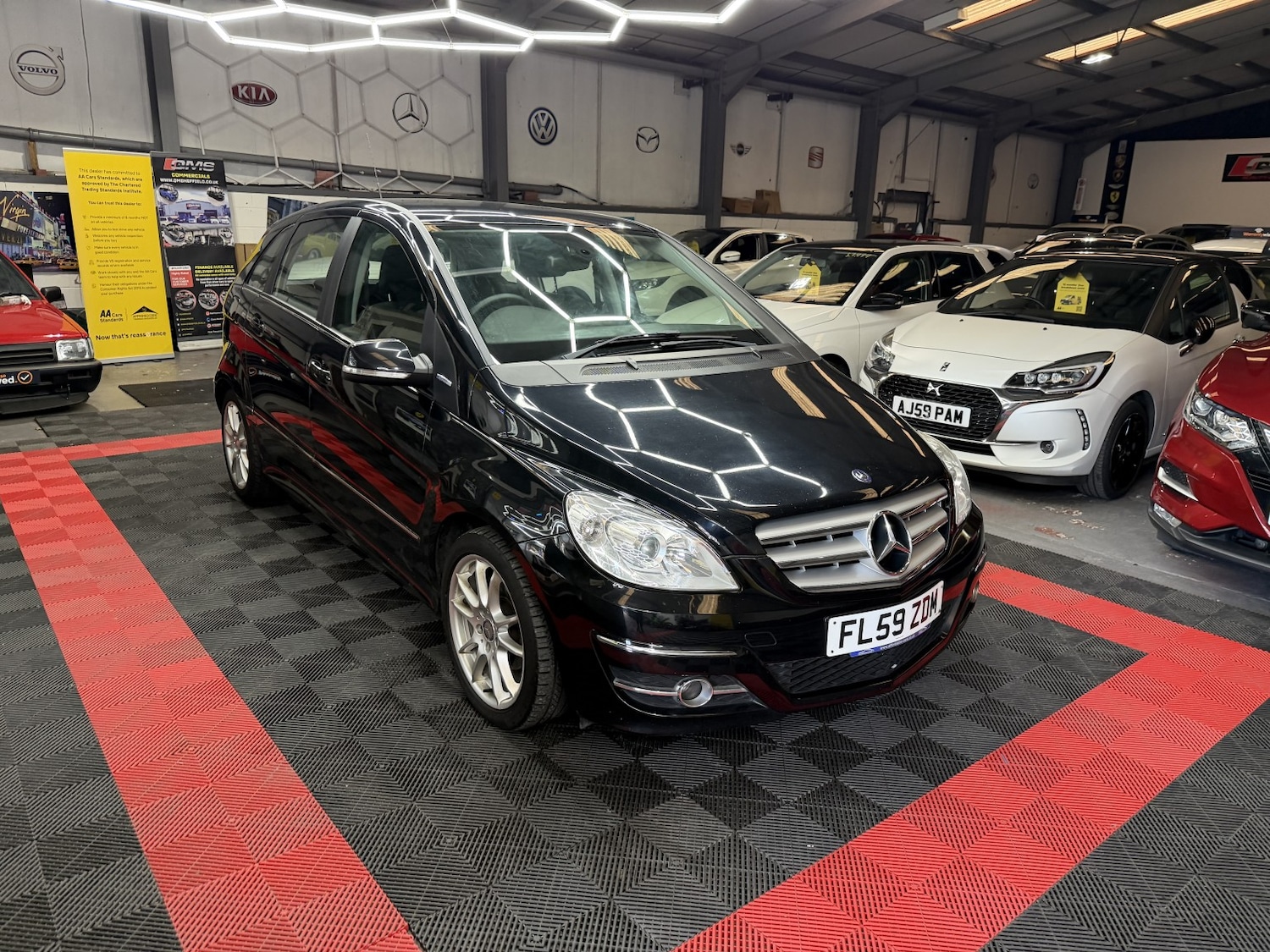 Used Mercedes-Benz B Class 2009 for sale - 77888435: Photo 4