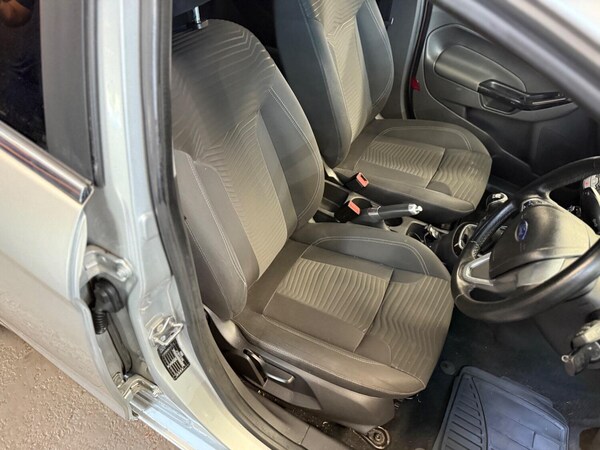 Used Ford Fiesta 2013 for sale - 75504960: Photo 31