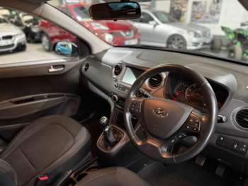 Used Hyundai i10 2019 for sale - 74543550: Photo