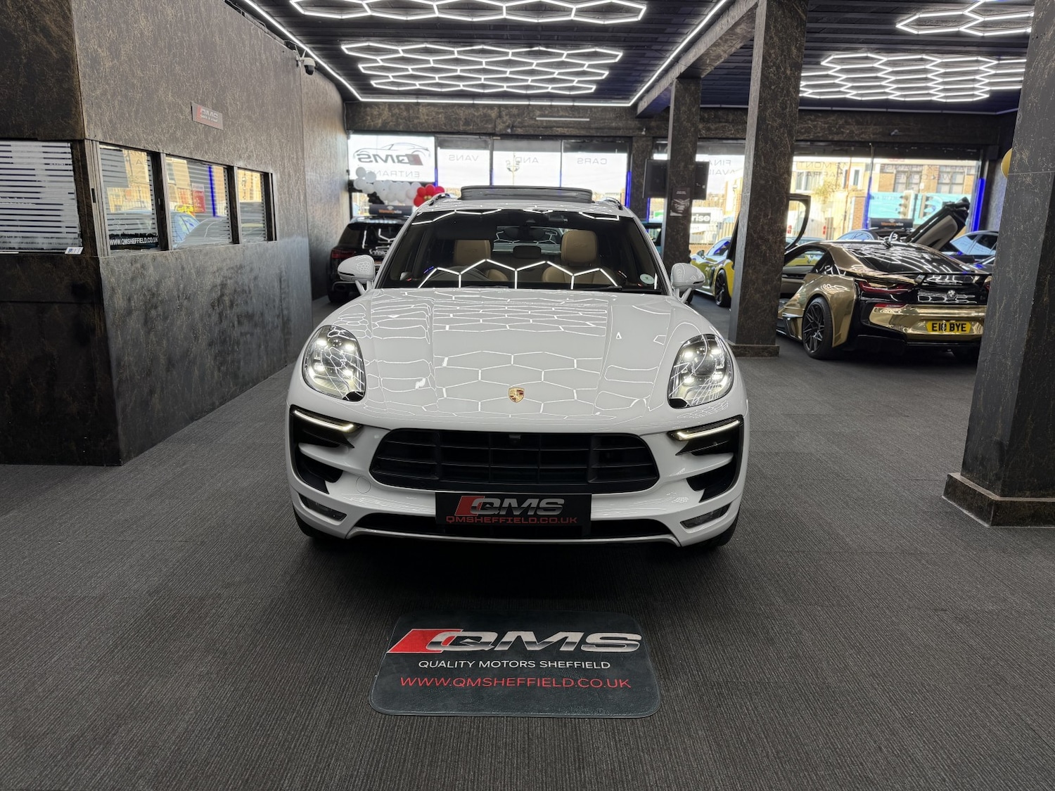 Used Porsche Macan 2018 for sale - 76848734: Photo 2