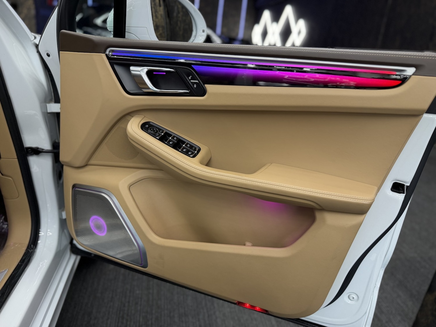 Used Porsche Macan 2018 for sale - 76848734: Photo 37