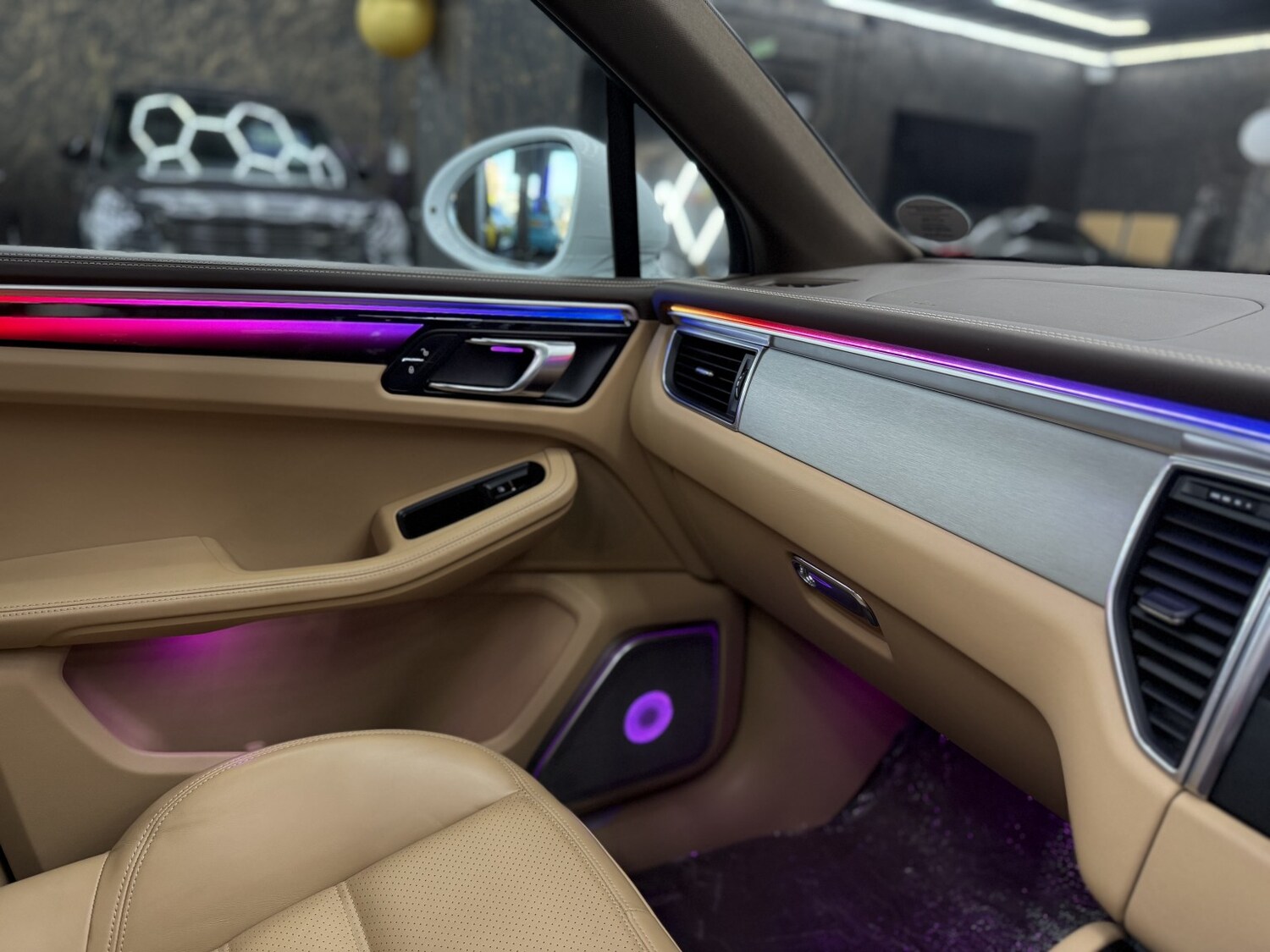 Used Porsche Macan 2018 for sale - 76848734: Photo 53