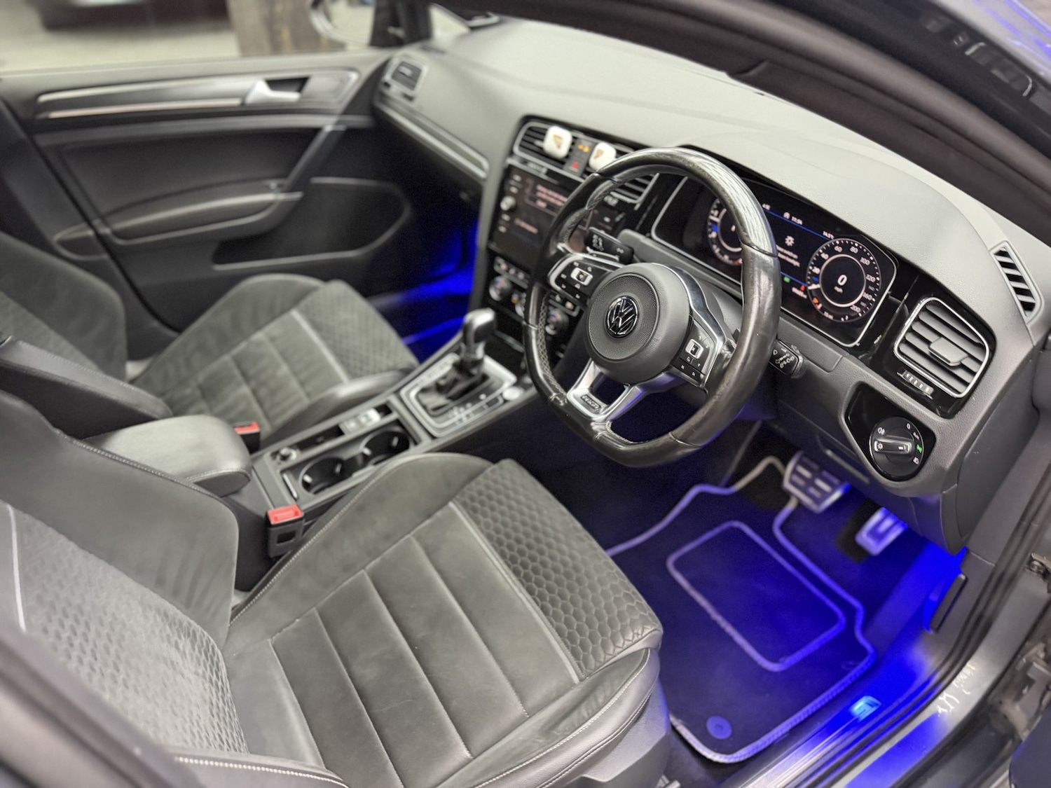 Used Volkswagen Golf 2017 for sale - 77398351: Photo 2