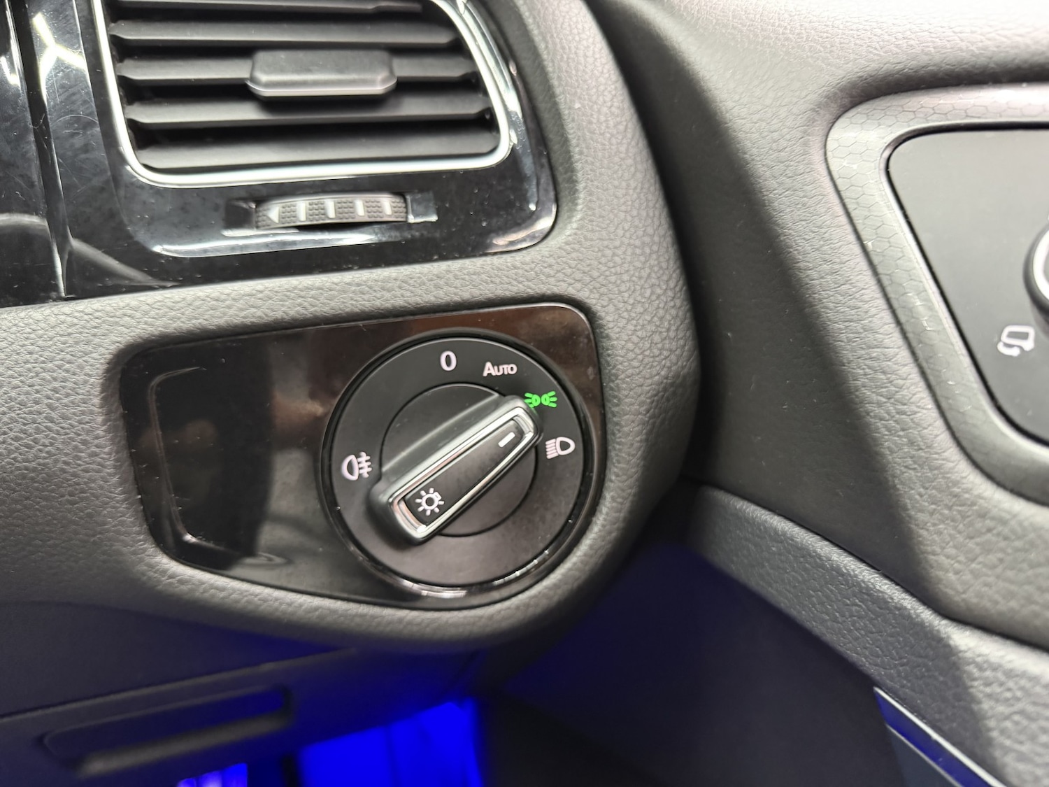 Used Volkswagen Golf 2017 for sale - 77398351: Photo 37