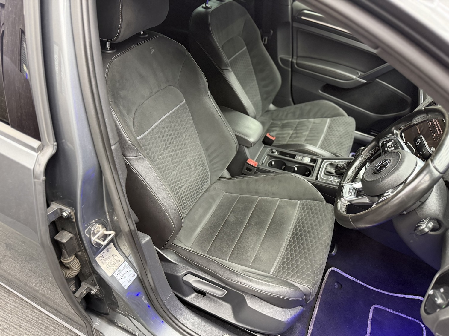 Used Volkswagen Golf 2017 for sale - 77398351: Photo 5