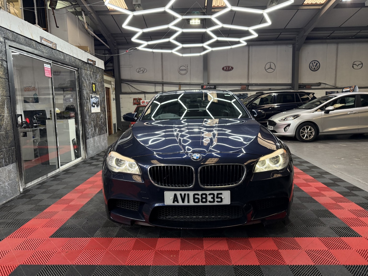 Used BMW M5 2011 for sale - 76444416: Photo 2