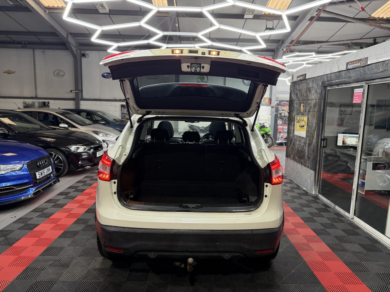 Used Nissan Qashqai 2015 for sale - 77189285: Photo 20