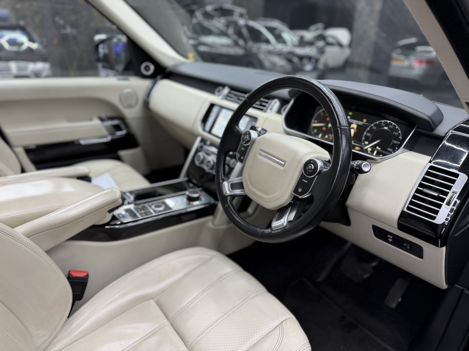 Used Land Rover Range Rover 2015 for sale - 77536032: Photo 4