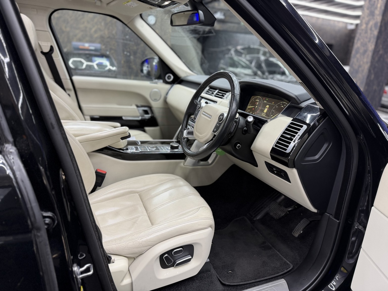 Used Land Rover Range Rover 2015 for sale - 77536032: Photo 42