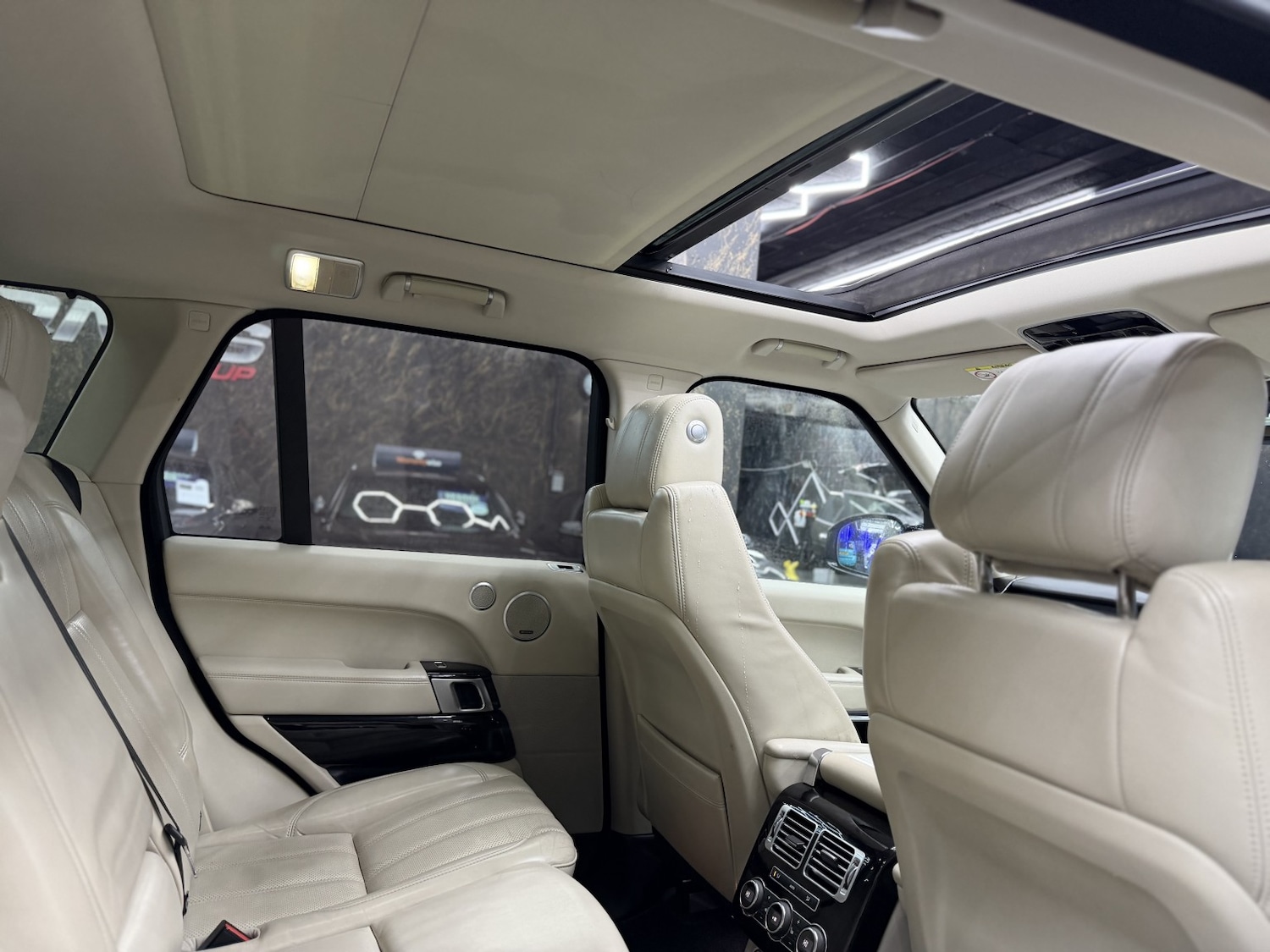 Used Land Rover Range Rover 2015 for sale - 77536032: Photo 5