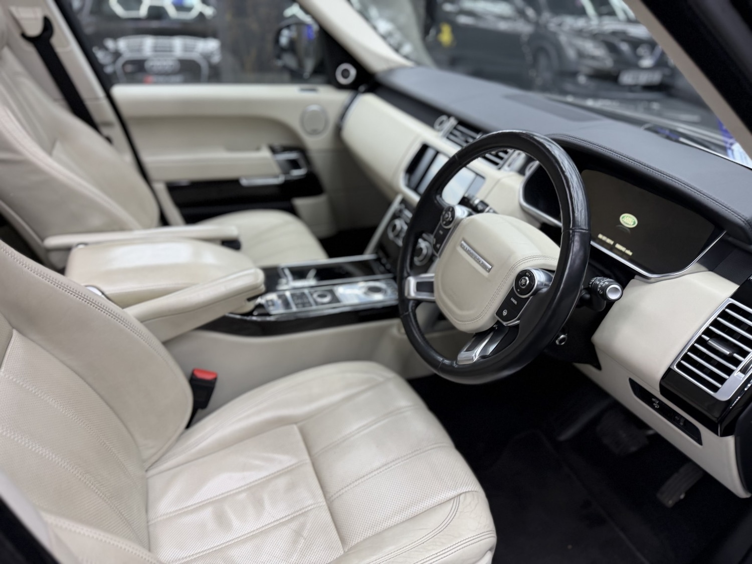 Used Land Rover Range Rover 2015 for sale - 77536032: Photo 75