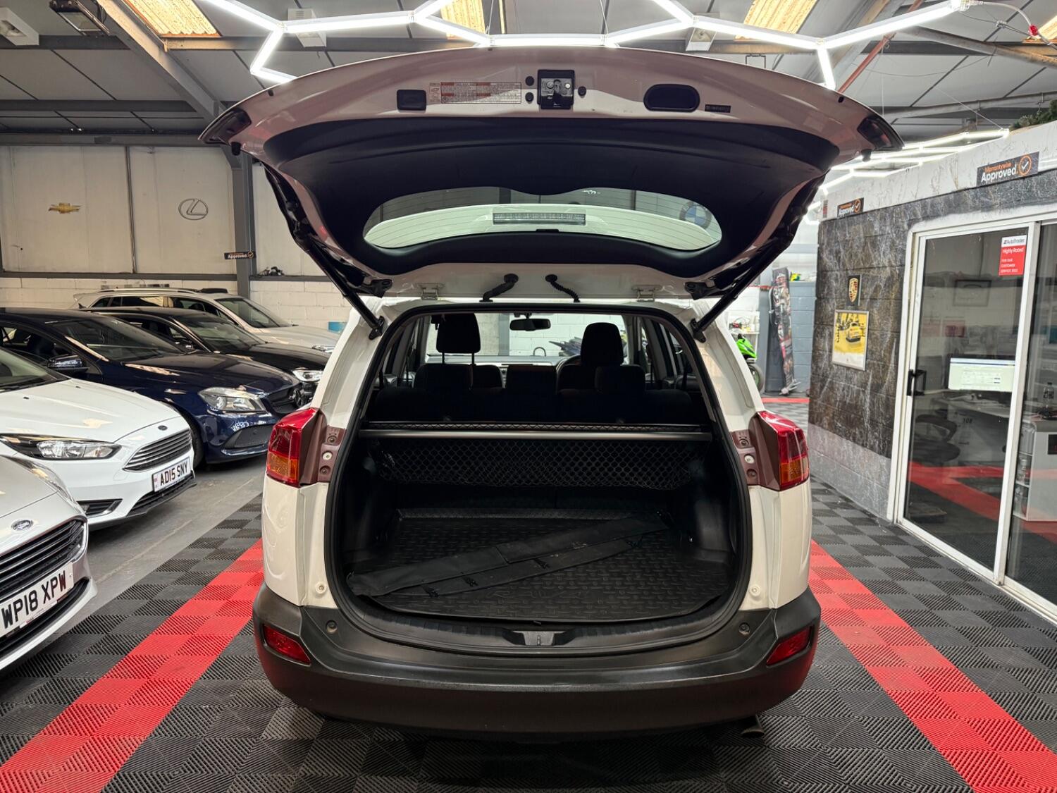 Used Toyota RAV4 2014 for sale - 77264390: Photo 23