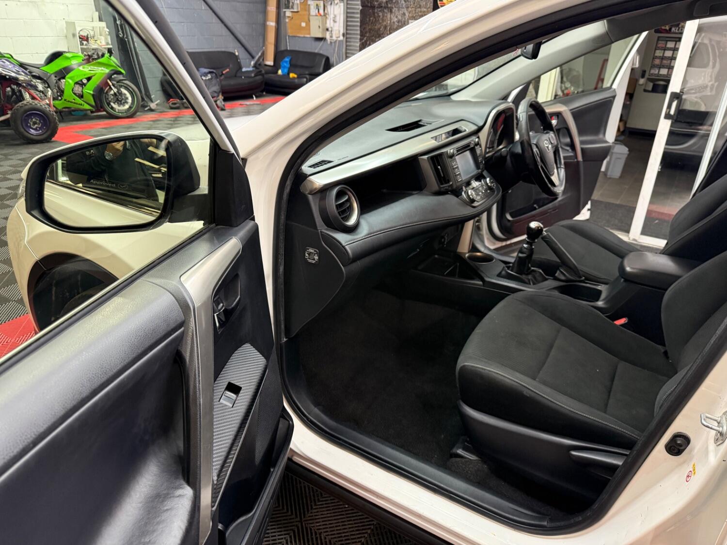 Used Toyota RAV4 2014 for sale - 77264390: Photo 24