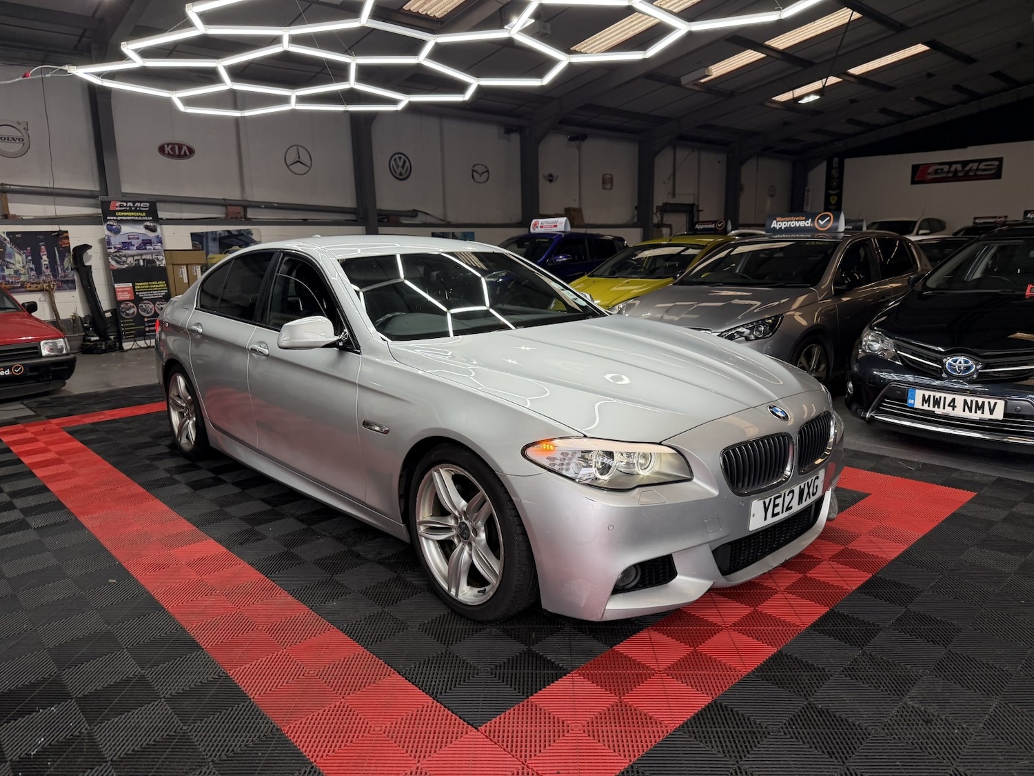 Used BMW 5 Series 2012 for sale - 77395130: Photo 2