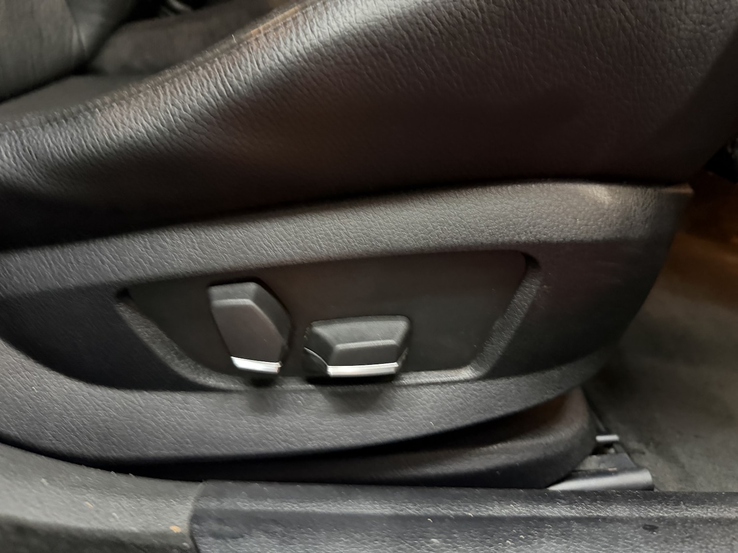 Used BMW 5 Series 2012 for sale - 77395130: Photo 39