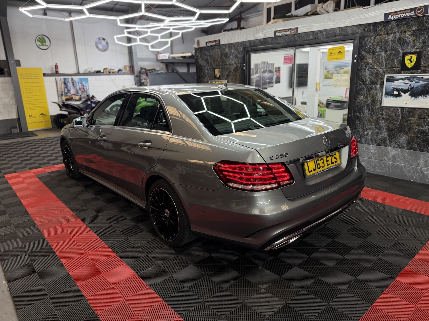 Used Mercedes-Benz E Class 2013 for sale - 78218000: Photo 10