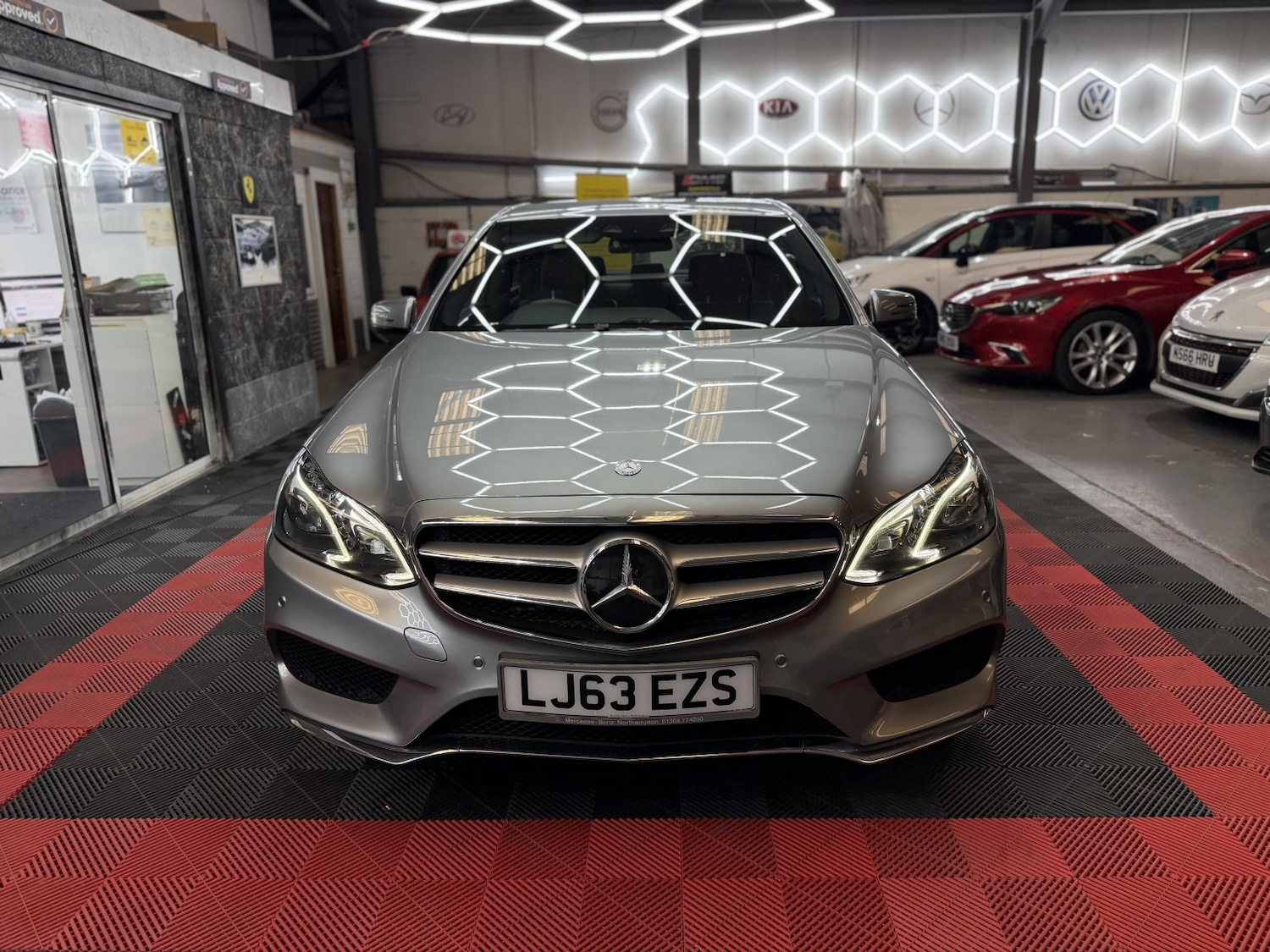 Used Mercedes-Benz E Class 2013 for sale - 78218000: Photo 14