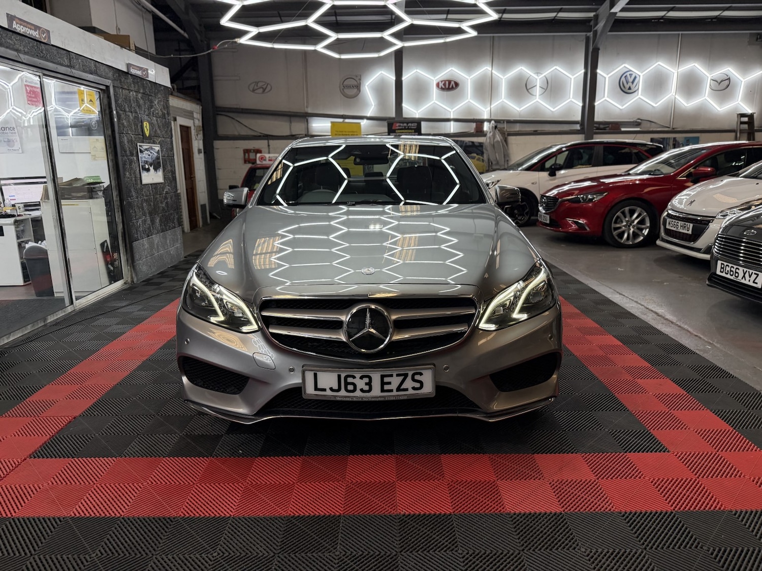 Used Mercedes-Benz E Class 2013 for sale - 78218000: Photo 9