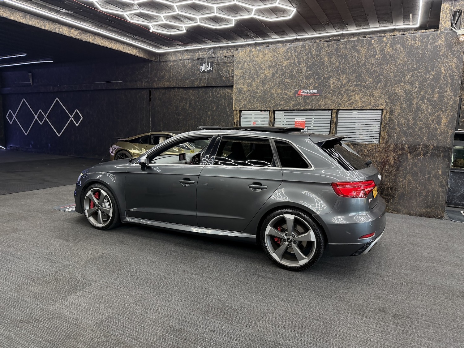 Used Audi RS3 2017 for sale - 77264496: Photo 17