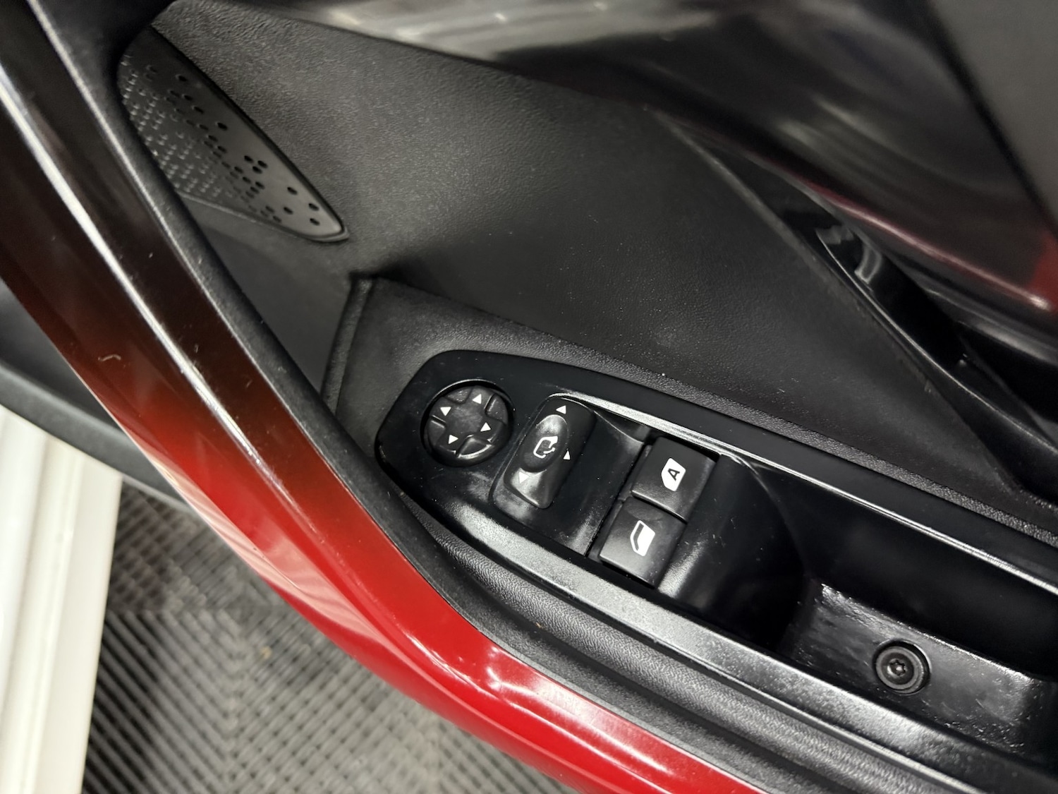 Used Peugeot 208 2013 for sale - 76120224: Photo 25
