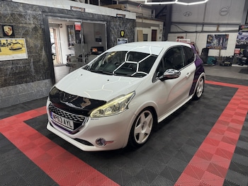 Used Peugeot 208 2013 for sale - 76120224: Photo