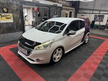 Used Peugeot 208 2013 for sale - 76120224: Photo