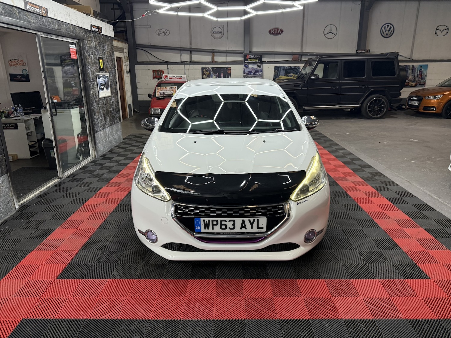 Used Peugeot 208 2013 for sale - 76120224: Photo 5