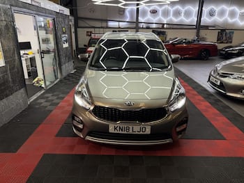 Used Kia Carens 2018 for sale - 79865467: Photo