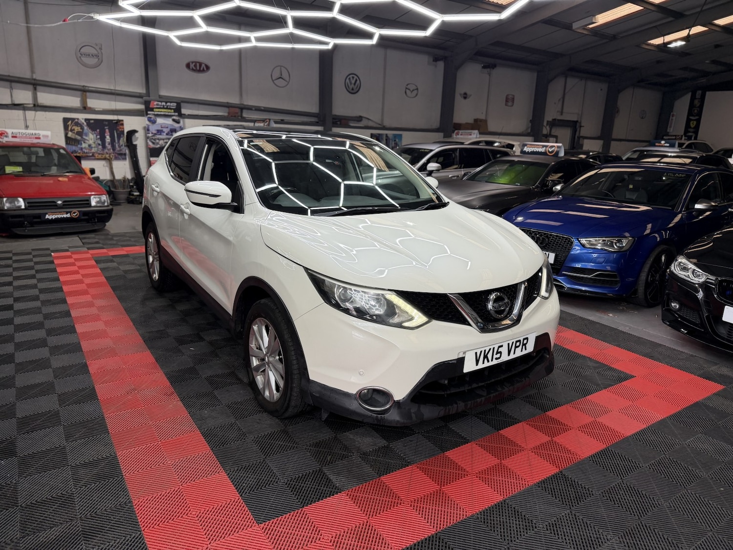 Used Nissan Qashqai 2015 for sale - 77643696: Photo 4