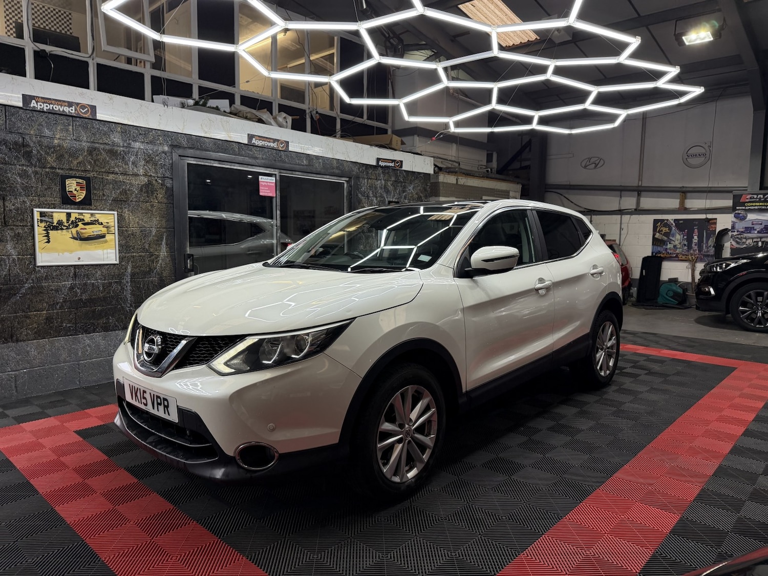 Used Nissan Qashqai 2015 for sale - 77643696: Photo 7