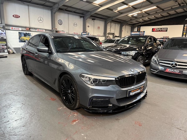 Used BMW 5 Series 2017 for sale - 74047398: Photo 1