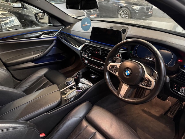 Used BMW 5 Series 2017 for sale - 74047398: Photo 2