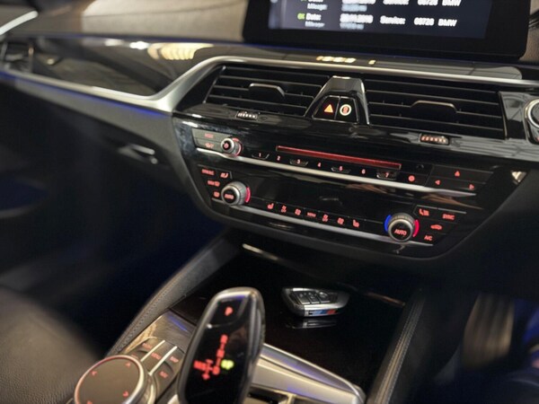 Used BMW 5 Series 2017 for sale - 74047398: Photo 46