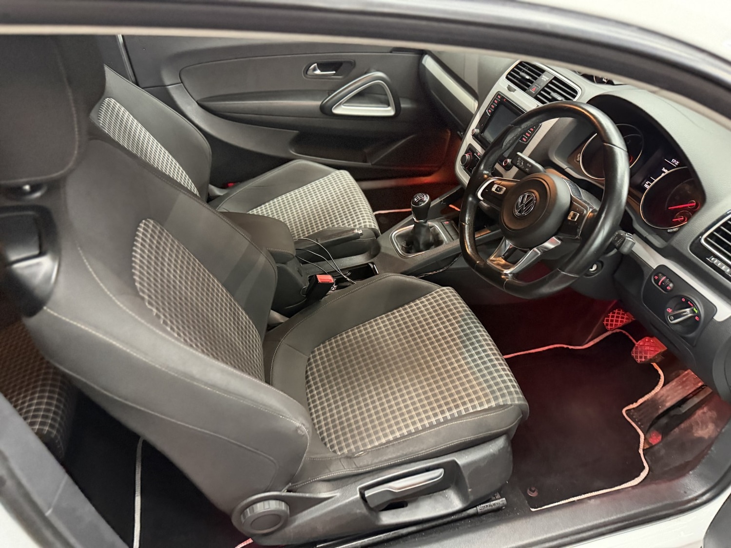 Used Volkswagen Scirocco 2015 for sale - 77522085: Photo 23