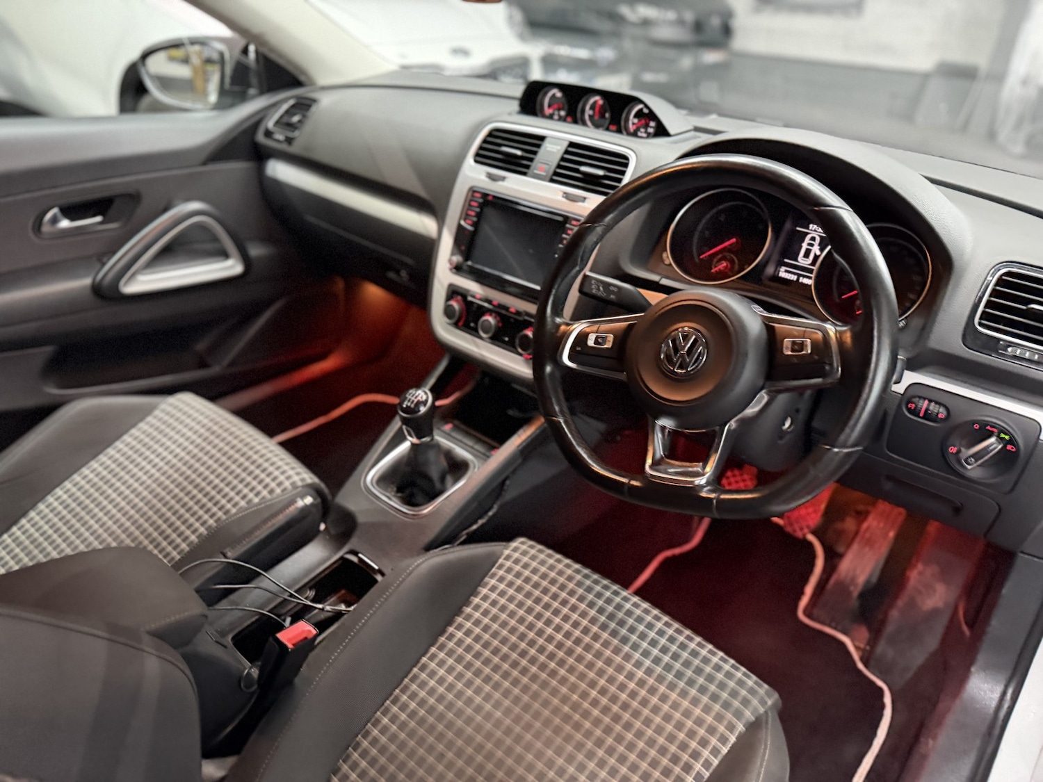 Used Volkswagen Scirocco 2015 for sale - 77522085: Photo 24