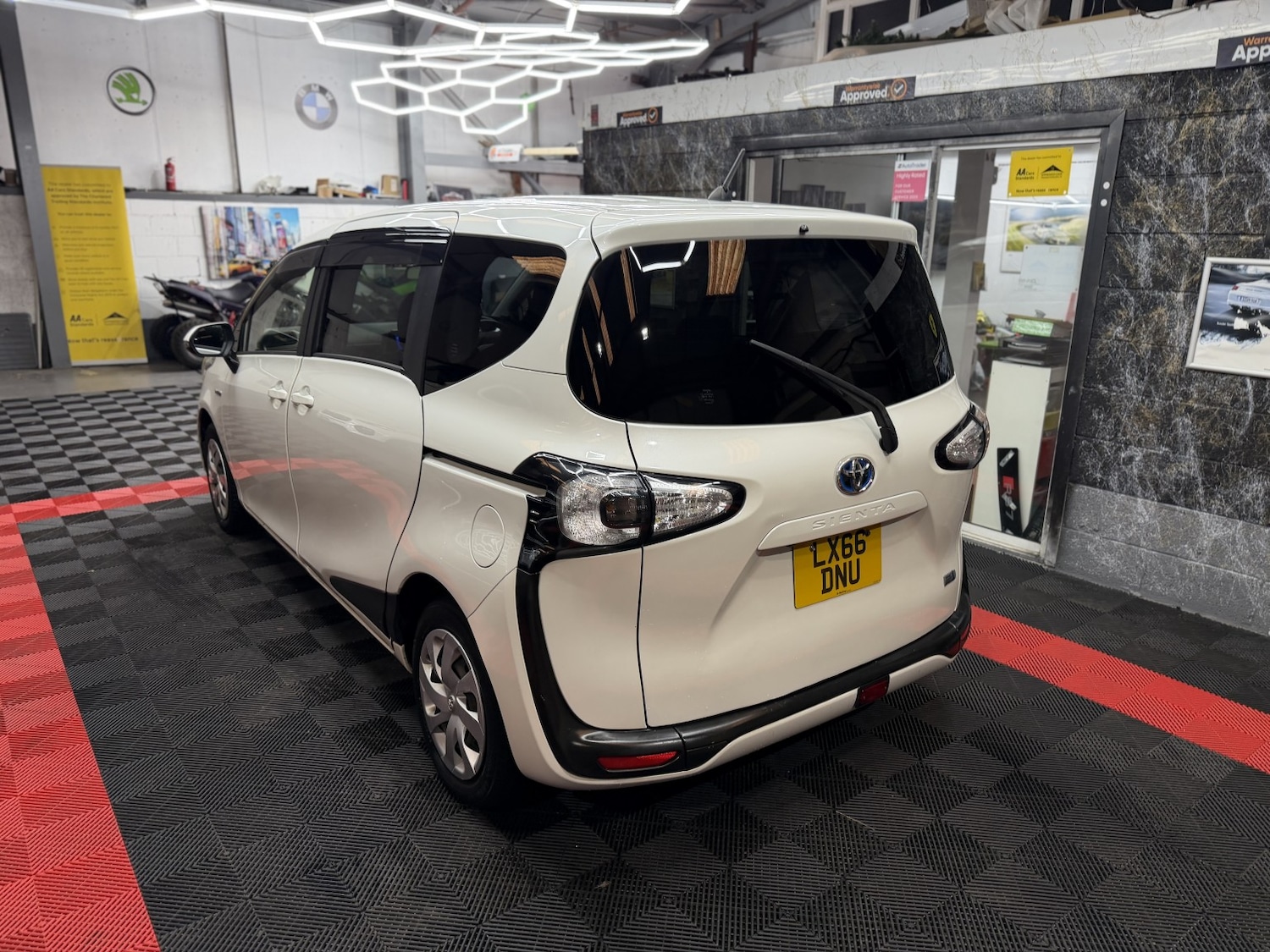 Used Toyota Sienta 2022 for sale - 77694232: Photo 13
