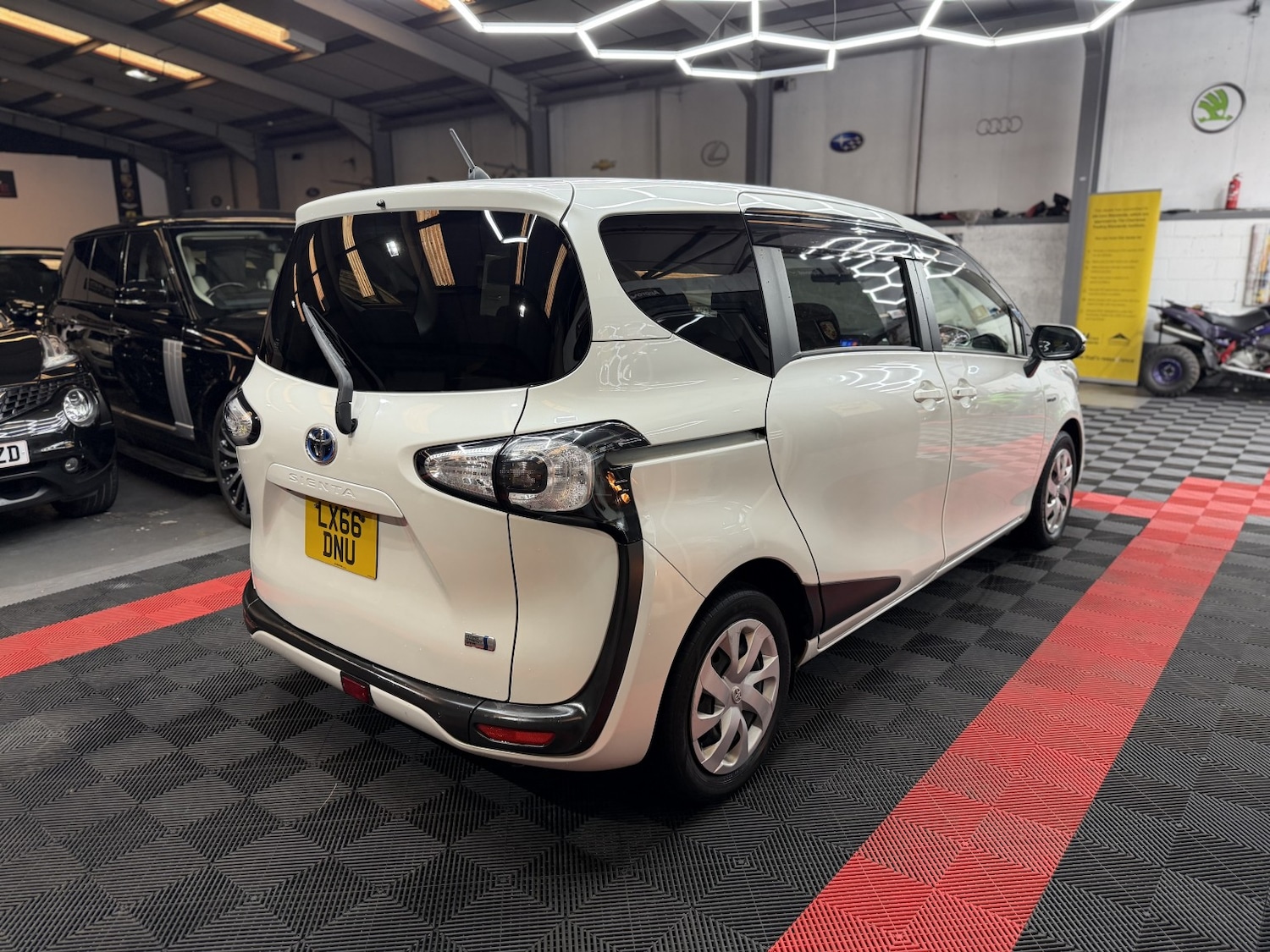 Used Toyota Sienta 2022 for sale - 77694232: Photo 14
