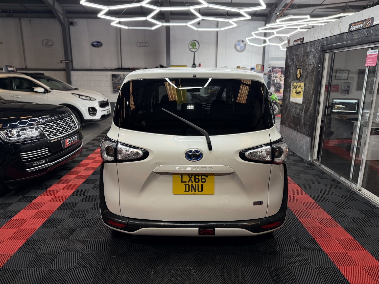 Used Toyota Sienta 2022 for sale - 77694232: Photo 15