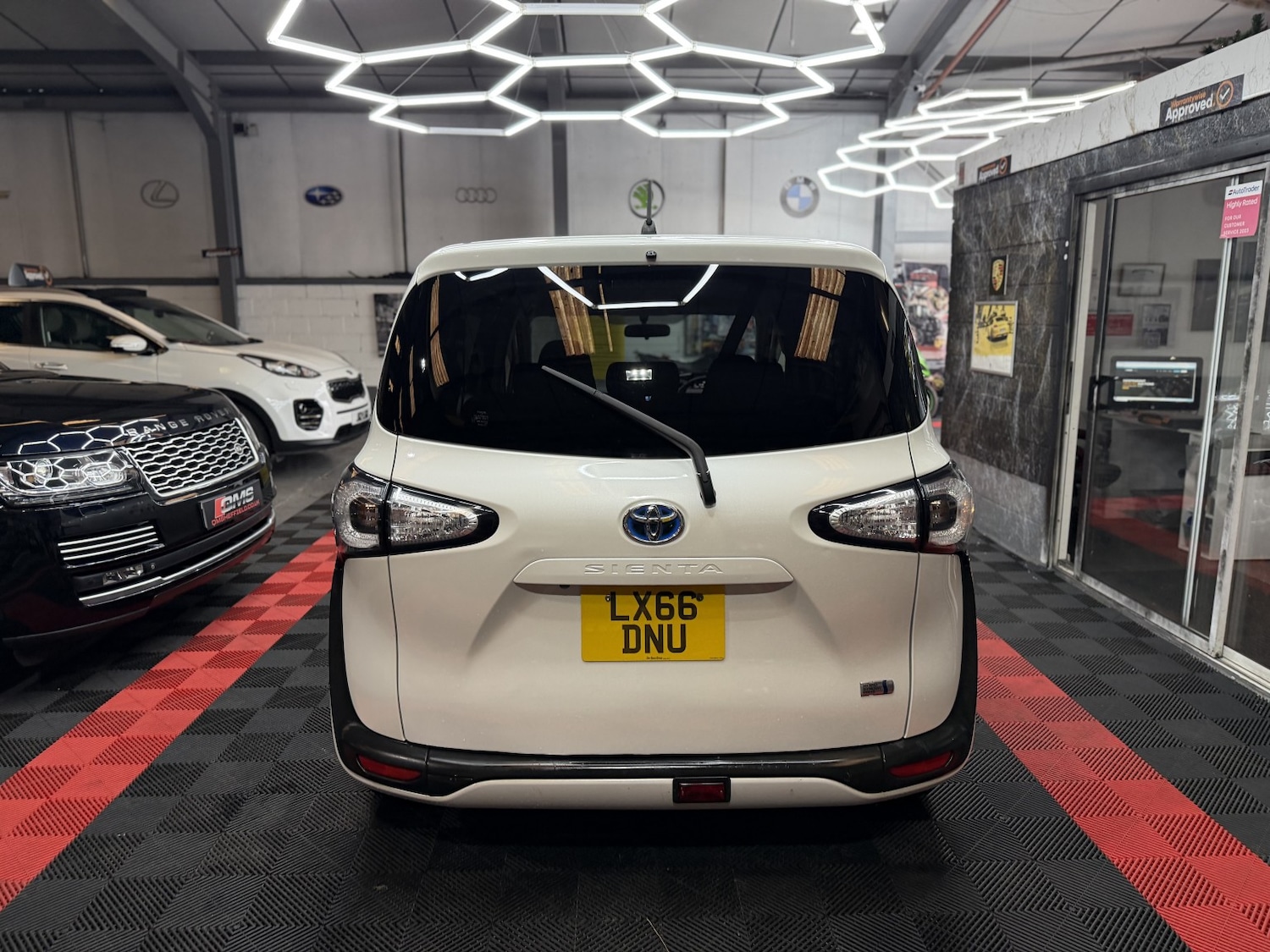 Used Toyota Sienta 2022 for sale - 77694232: Photo 16